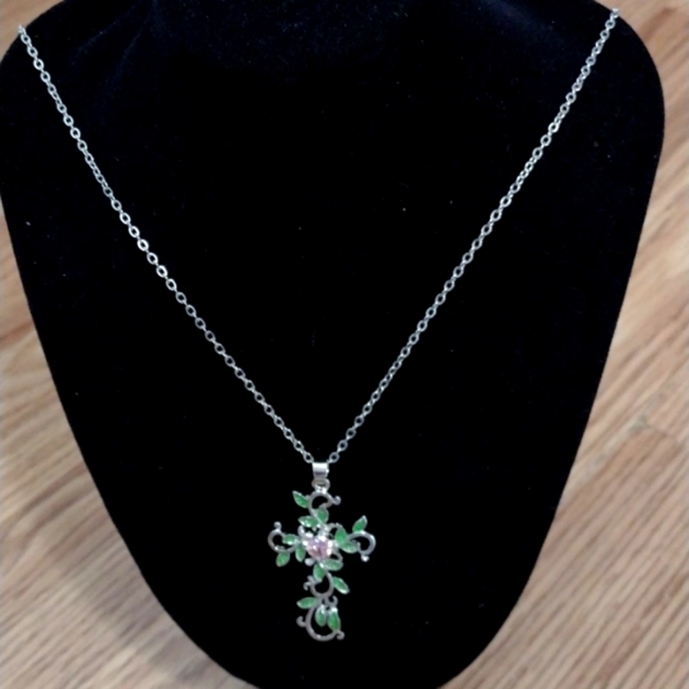 SILVER-PLATED GREEN ENAMEL LEAF FLORAL CROSS PENDANT RELIGIOUS 20" NECKLACE-NWOT